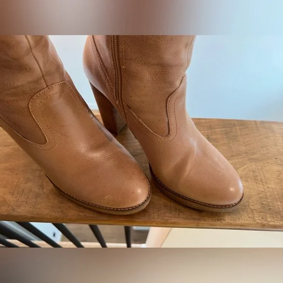 Lucky Brand Quintei Heeled Boot Macaroon Leather - Picture 2 of 6